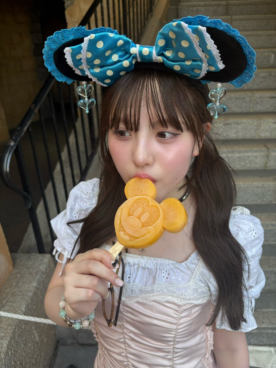 深夜に急にディズニーの思い出をあげます
暑すぎてインパしてすぐアイス食べたワラ☺️