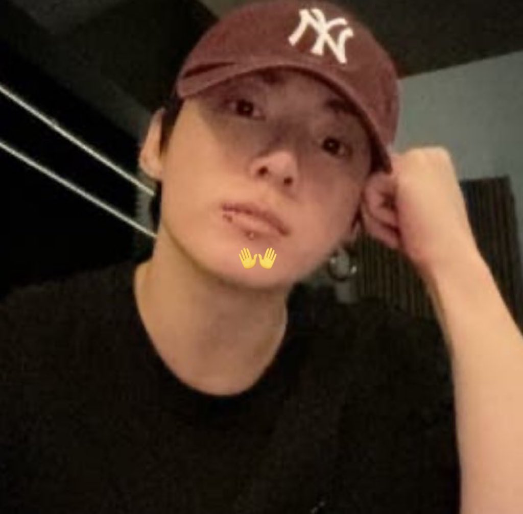 O NOVO PIERCING DO JUNGKOOK