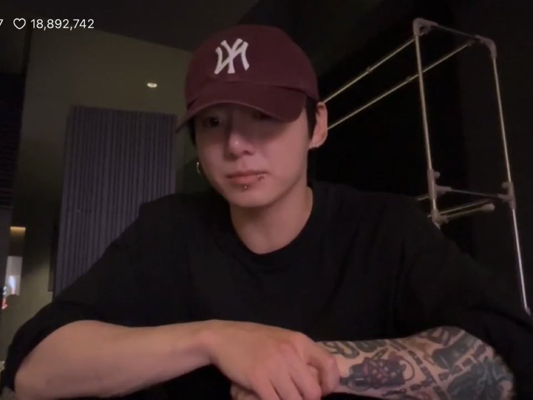 thvsangels's tweet image. oh my fod piercing?