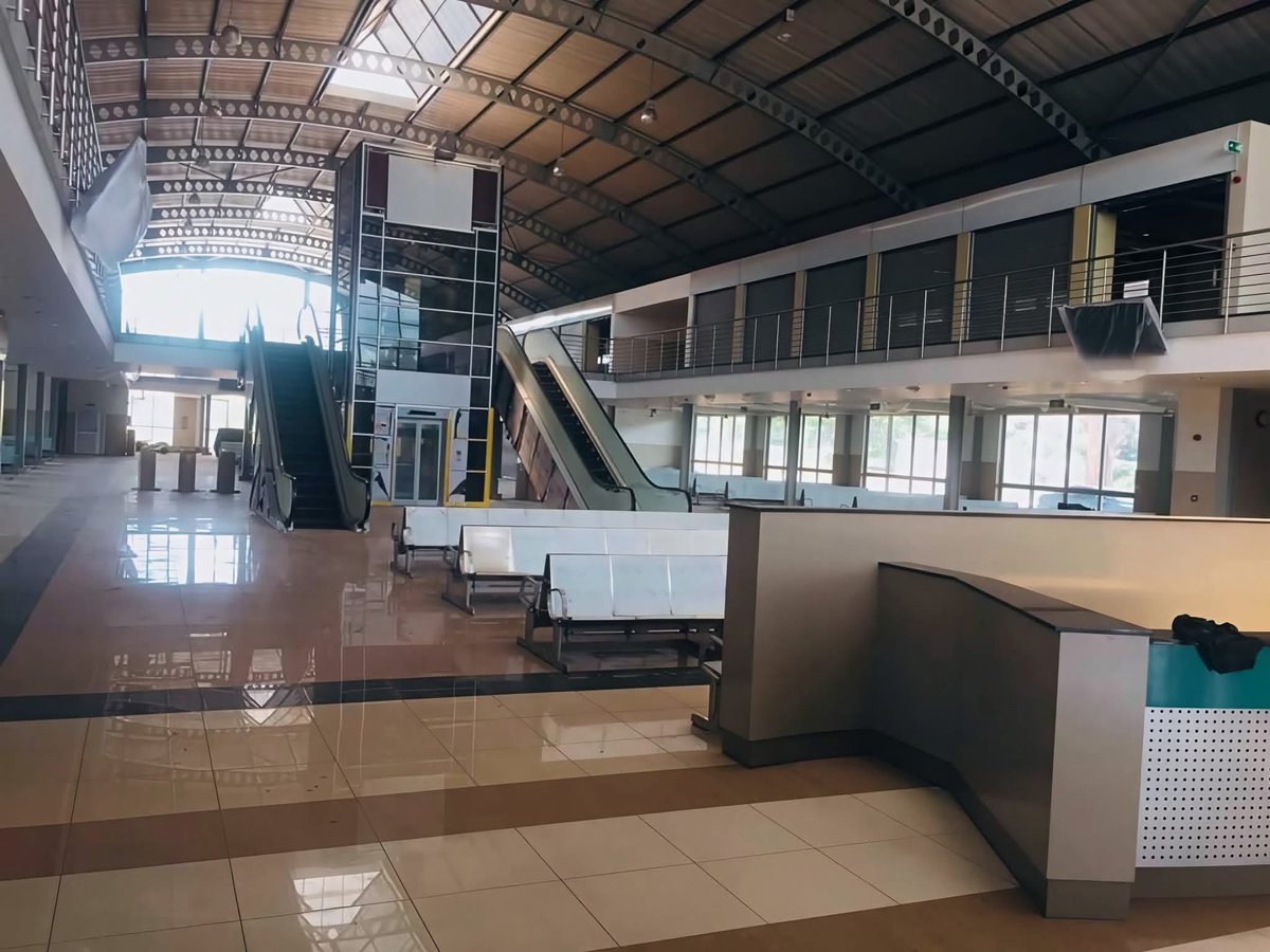 BuyoyaJonah's tweet photo. Livingstone Bus Station could easily pass for an airport in some countries I’ve been to😅 https://t.co/4KTeKDmeW9