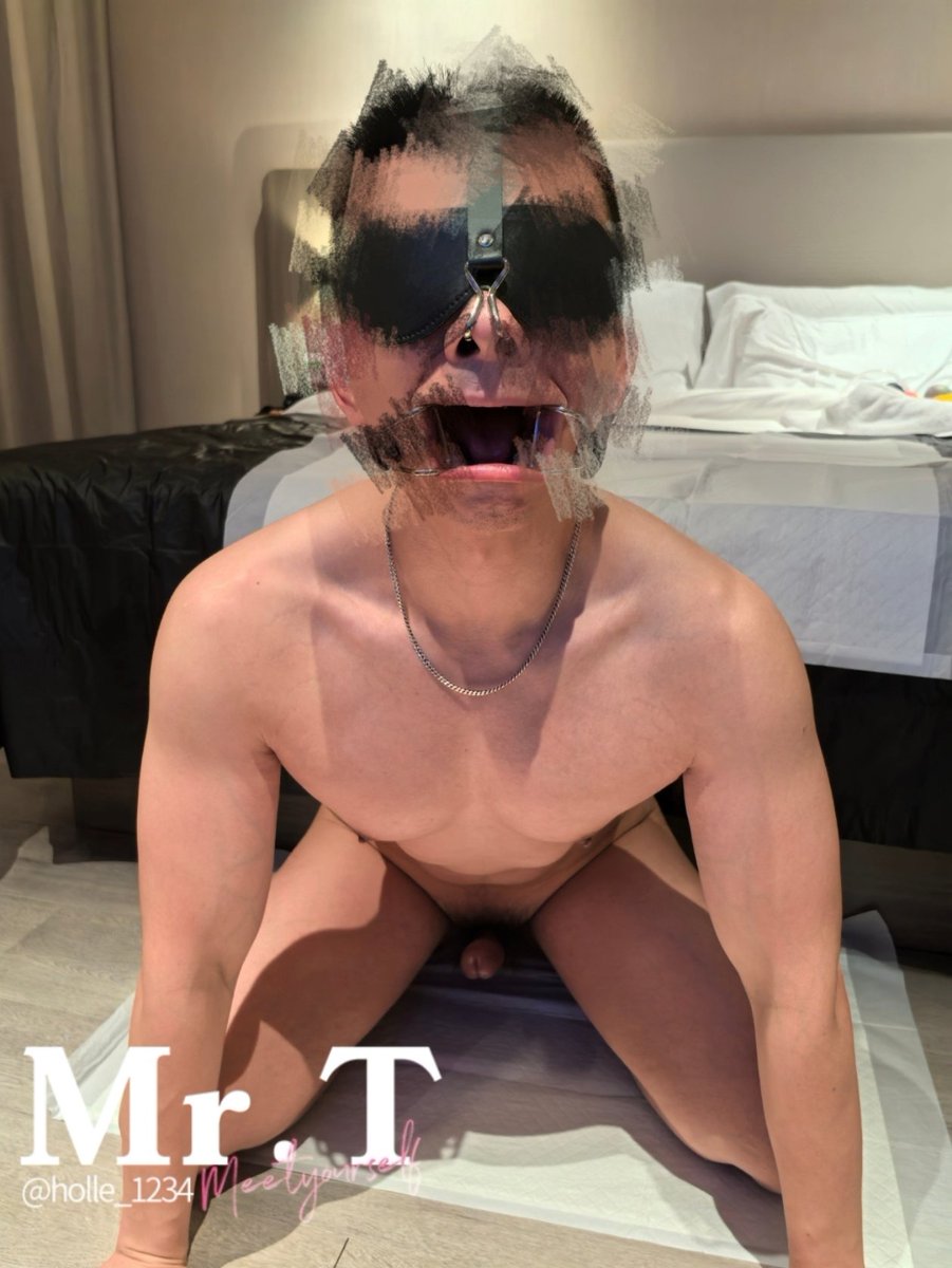 大家快来看，人模狗样废物贱狗被爹控制到丢弃大脑只会无脑服从，被爹完全控制无脑恶堕。不知道最后会发生点什么😁
#傻逼 #贱狗 #无脑恶堕 #废物公狗