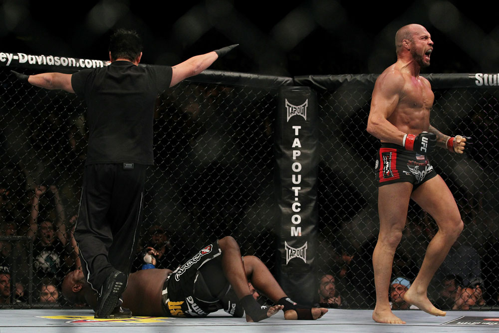 PDG4LIFE's tweet photo. PDG Time Machine:    

*August 28, 2010: Randy Couture vs. James Toney - UFC 118
#UFC @Randy_Couture @RealJamesToney

*August 9, 2008: Brock Lesnar vs Heath Herring - UFC 87
#UFC87 @BrockLesnar

*2009:  Alistair Overeem - K-1 World Grand Prix 2009
#K1 @Alistairovereem #kickboxing https://t.co/iAB9YrQr8u