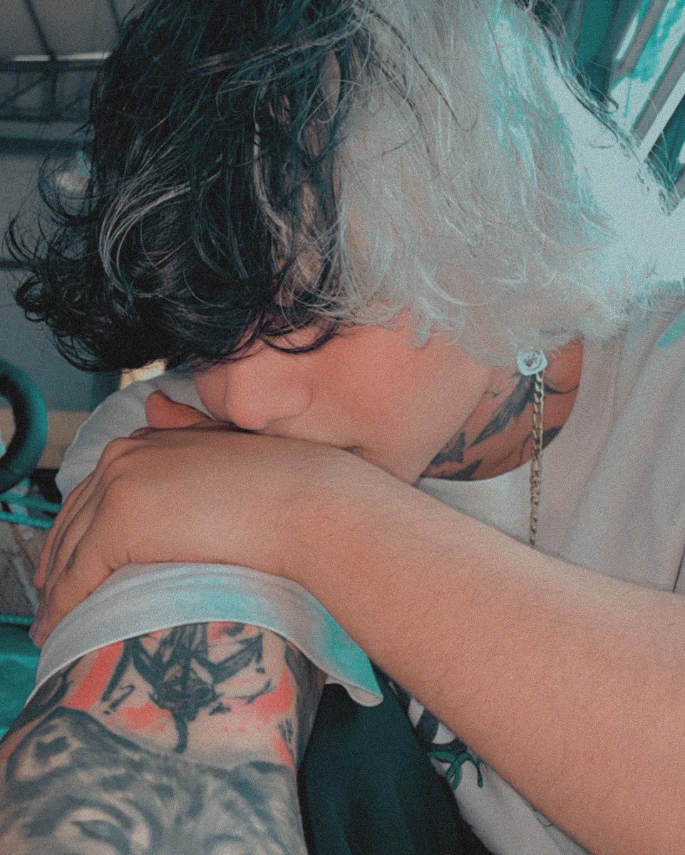 ཐི♰ཋྀ — 𝑺𝒊𝒍𝒗𝒆𝒓 𝑮𝒉𝒐𝒔𝒕 — ཐི♰ཋྀ