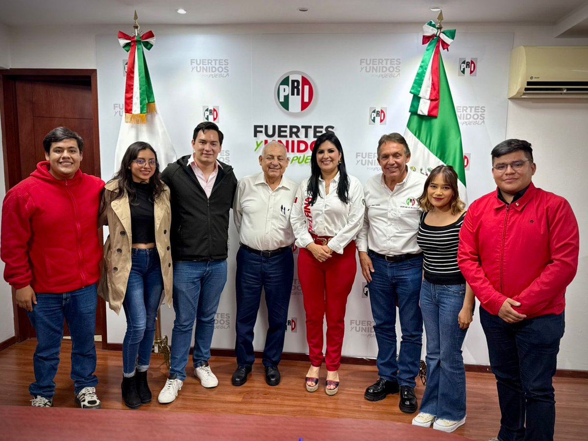 Movimiento PRI.mx Puebla (@primx_puebla) on Twitter photo 👊🏽| Nuestro equipo está listo para seguir fortaleciendo nuestro movimiento, así lo platicamos con el secretario de organización <a href="/Jorge_Meade/">Jorge Meade Ocaranza</a> , la diputada <a href="/DelfinaPozosV/">Delfina Pozos</a> y el delegado <a href="/JuanJos5286081/">Juan Jose Castro</a>
Con la guía de nuestro líder nacional <a href="/OledMoreno/">Oled Moreno</a> nuestro movimiento es fuerte. 👊🏽| Nuestro equipo está listo para seguir fortaleciendo nuestro movimiento, así lo platicamos con el secretario de organización <a href="/Jorge_Meade/">Jorge Meade Ocaranza</a> , la diputada <a href="/DelfinaPozosV/">Delfina Pozos</a> y el delegado <a href="/JuanJos5286081/">Juan Jose Castro</a>
Con la guía de nuestro líder nacional <a href="/OledMoreno/">Oled Moreno</a> nuestro movimiento es fuerte.