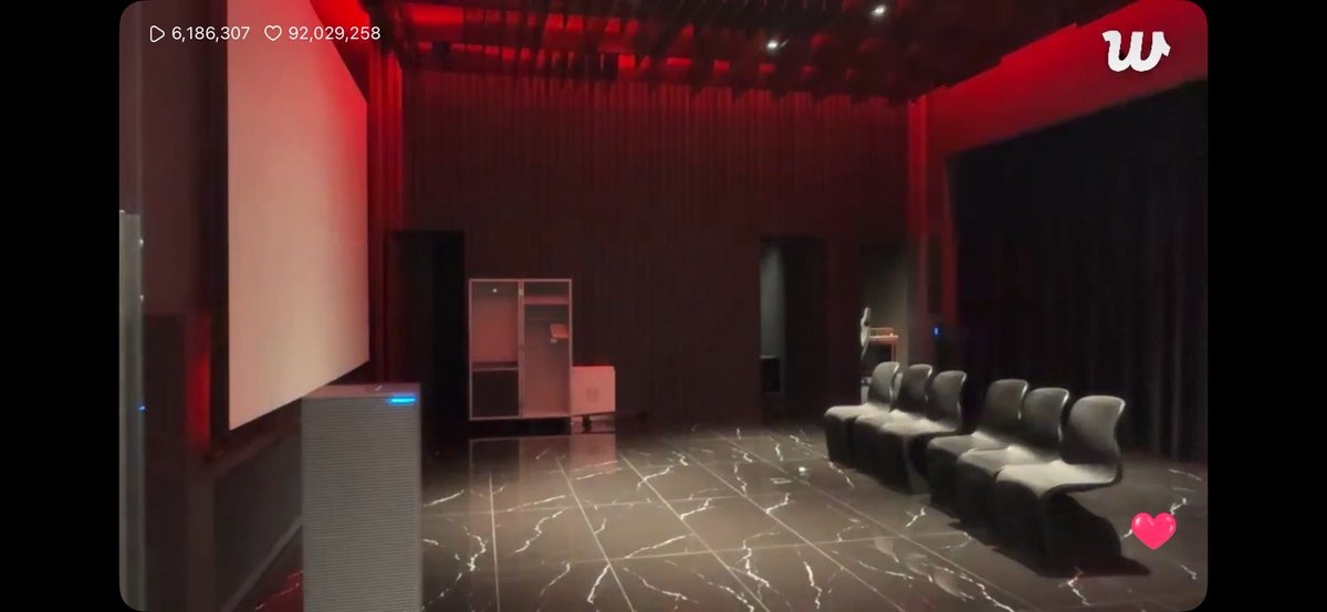 아닠ㅋㅋㅋㅋ 형들 불러서 프레젠테이션 했어?