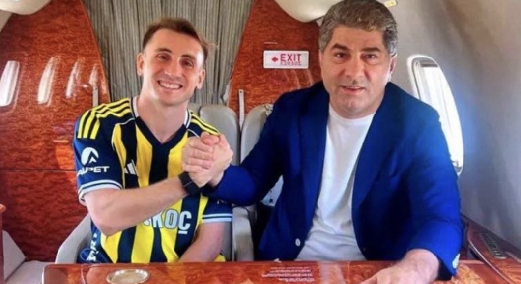 Bir futbolcu istediği takıma gidebilir.. Onca küfür hakaret söylemi miden kaldiriyorsa bizim için hiç sorun yok. Mide senin, laf senin, Ana bacı senin.
Anana bacina kufredenlerle aynı sofrada yemek senin.. 
Allah'ın adaleti şaşmaz..!!!
#keremaktürkoğlufenere 
#keremicinsabihaya