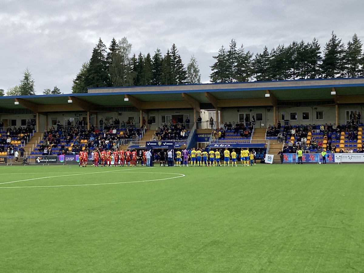 Viihdyttävä peli jälleen Ogelissa! Jaro ehkä niukalti niskanpäällä, mutta Gnistanin lopun paine oli tuoda kaivatun tasoituksen.

#Veikkausliiga