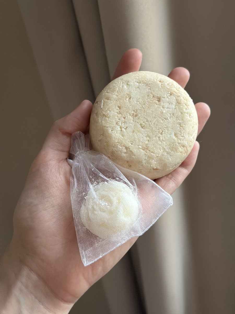 Мій бідняцький лут з ярмарки:
-варення з мʼяти 
-твердий шампунь і ароматичне саше