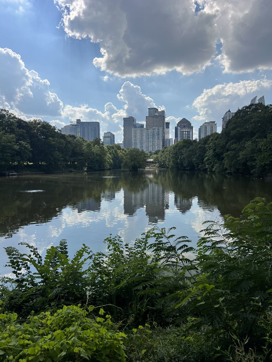 Who’s ready to call ATL home?? 📲🐝#HelluvaCommitment #September1