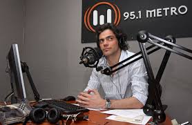 Gracias por la grata compañía nocturna mientras trabajaba en el diario <a href="/sommelierdecafe/">Nicolas Artusi</a> <a href="/FedeElli/">Fede Elli</a>