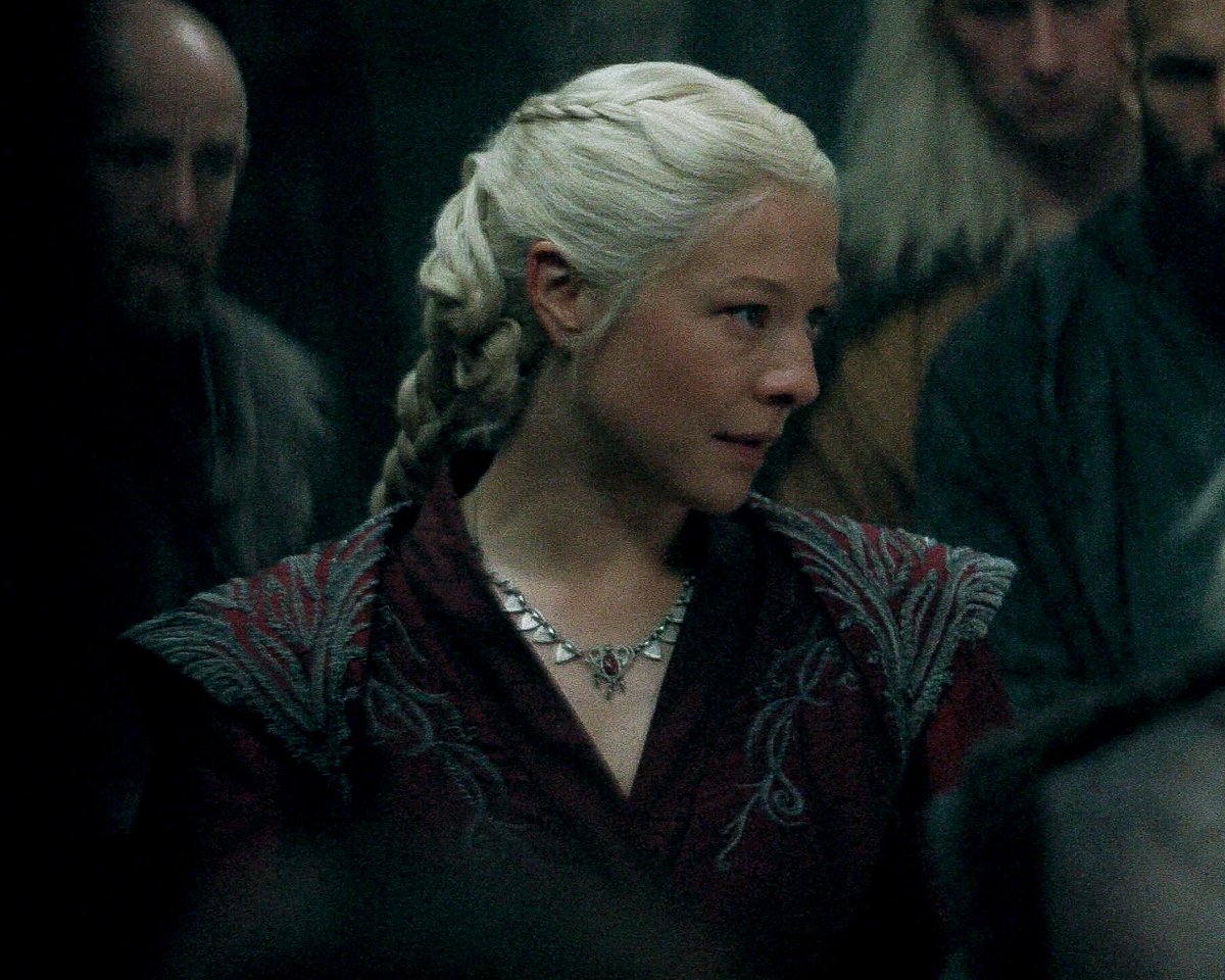 ؘ (@rhaenyrathinker) on Twitter photo 