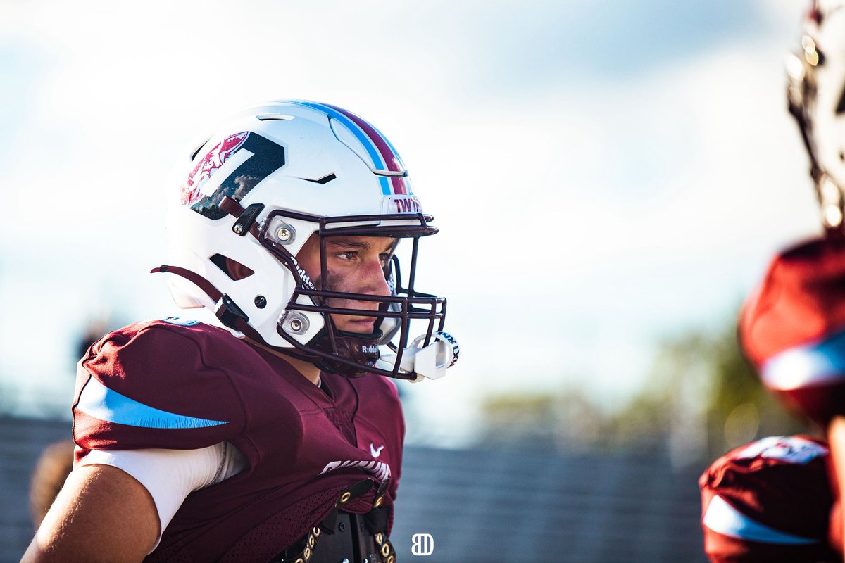 CharlieFolino's tweet photo. Charlie Folino Senior year: 
Okemos vs Lincoln 
@OkemosWolvesFB @EScottEmuakpor1 
@Coach_Javi1 

https://t.co/p4Mwl8CIJY https://t.co/fI1DReaKtC