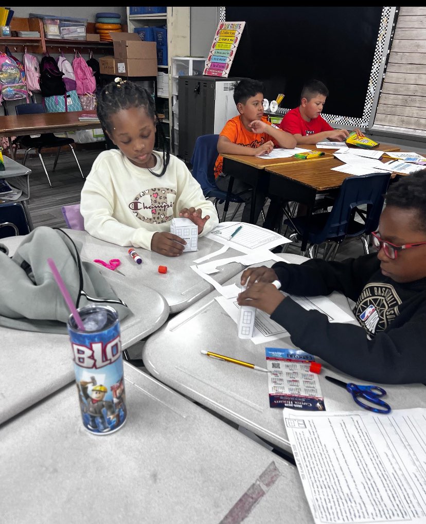 Empezando el año activados , STEM Fridays conectado Mrs Rosado , Build my school , interesantes ideas de nuestros estudiantes <a href="/capitolheightse/">Capitol Heights ES</a> #STEM 
#PGCS