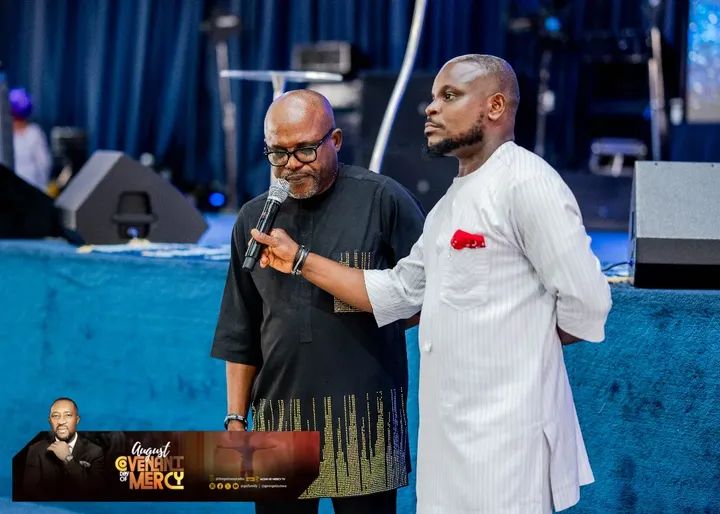 GICfamily's tweet image. When we say thank you, God says take more.. 

We came with a heart full of gratitude and we expressed it to God by saying "thank you Jesus" 

#gicfamily 
#GeorgeIzunwa 
#ThanksgivingService