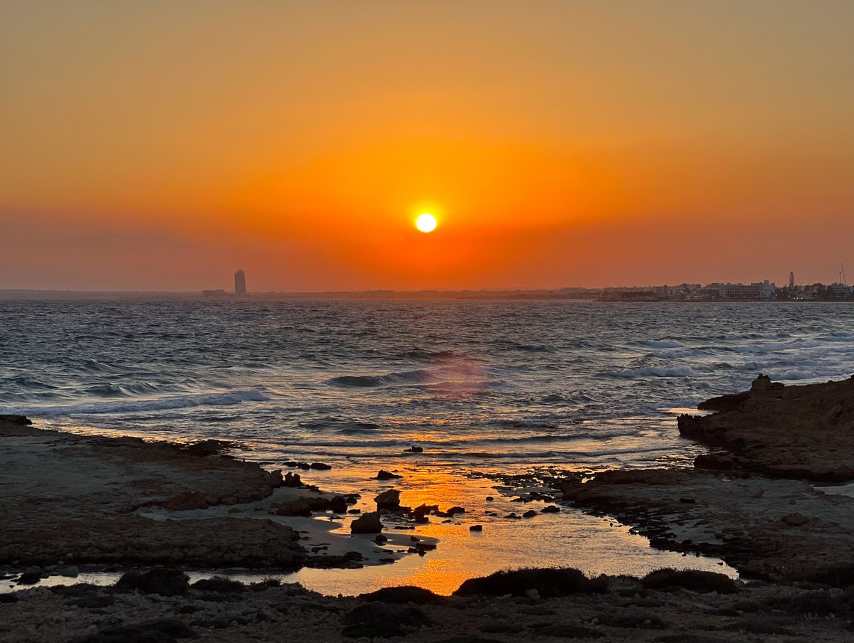 The warm and vibrant orange hues of today’s sunset evoke feelings of contentment and tranquility, while the awe-inspiring grandeur of this natural spectacle alters your perception of time, inviting you to slow down and  making you feel more present and appreciative of life's