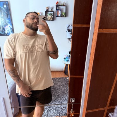 EmanoScorpio's tweet photo. #NovaFotoDePerfil https://t.co/o3CUSsCB65