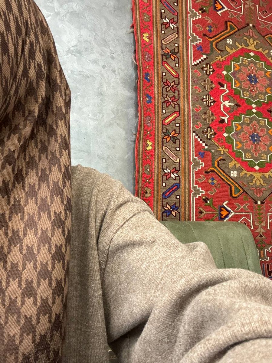 Билмайман нега кузни бунча яхши кўраман. Может ҳамма ёқимсизликлар баҳор и ёзда бўлгани учундир.
Куз келди. Мани фаслим 🤍