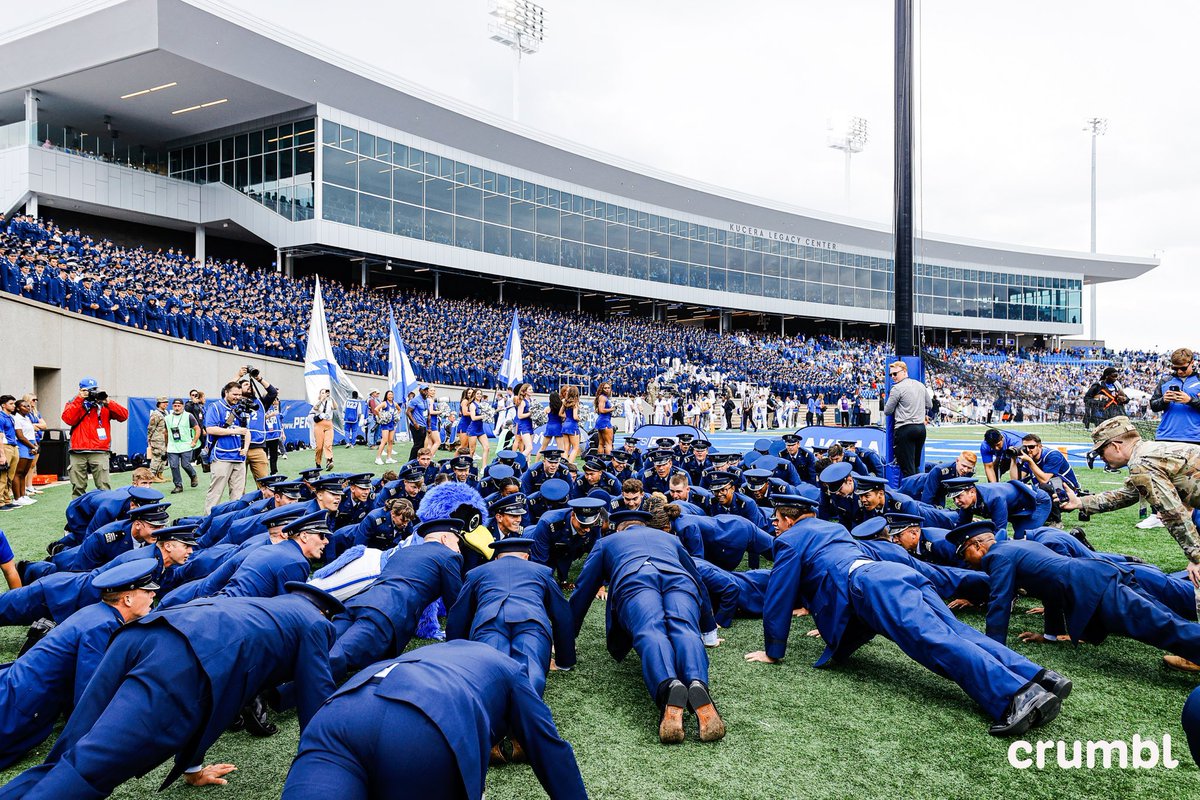 NoContextAF's tweet image. 