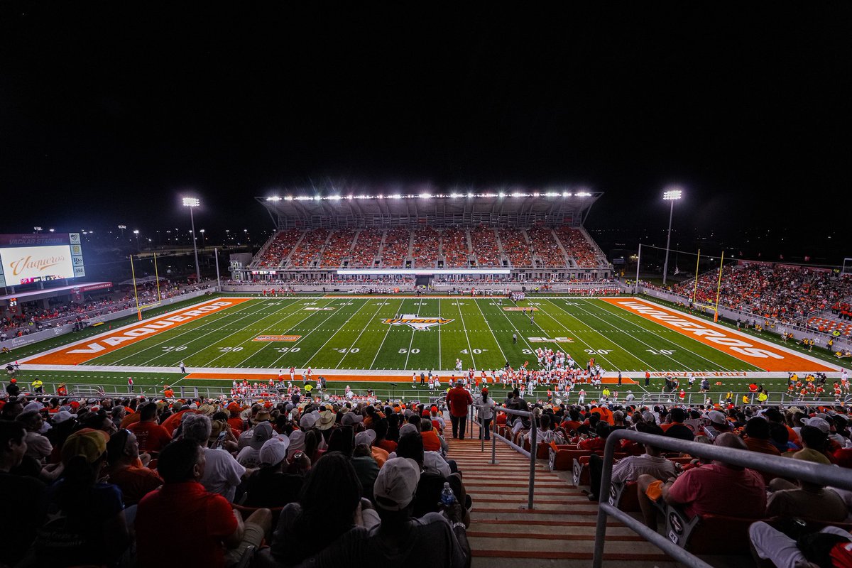 Adam Howard (@adamhoward0) on Twitter photo Special night in the Valley! The support of our great fans was on full display. The BEST is ahead for UTRGV ✌🏻🏝️ Special night in the Valley! The support of our great fans was on full display. The BEST is ahead for UTRGV ✌🏻🏝️