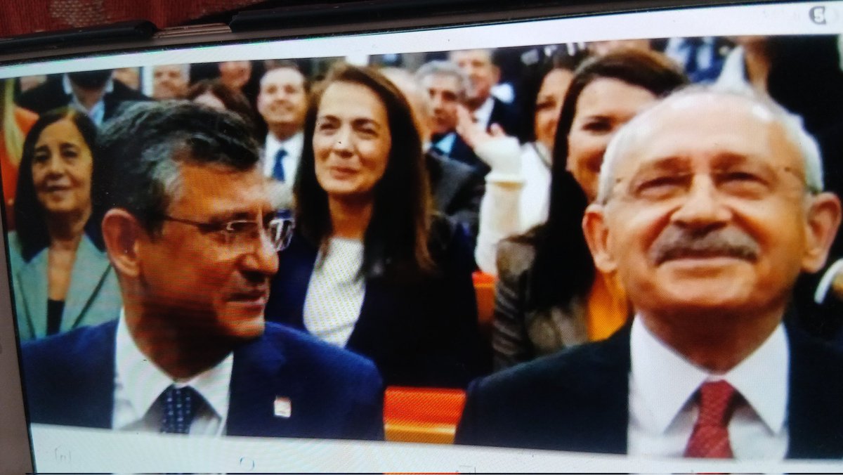 CHP ,NİN BAŞINA GELENLERİ BİLMİYENLER 

ONA #MONTAJ BUNA #YALAN DİYORLAR

KAYKAL KASET KILIÇTAROĞLU DELEGE İLE SAF DIŞI EDİLDİ 
YALAN MI. 
#saitoğuz #hasanüstgül İYİ AKŞAMLAR.