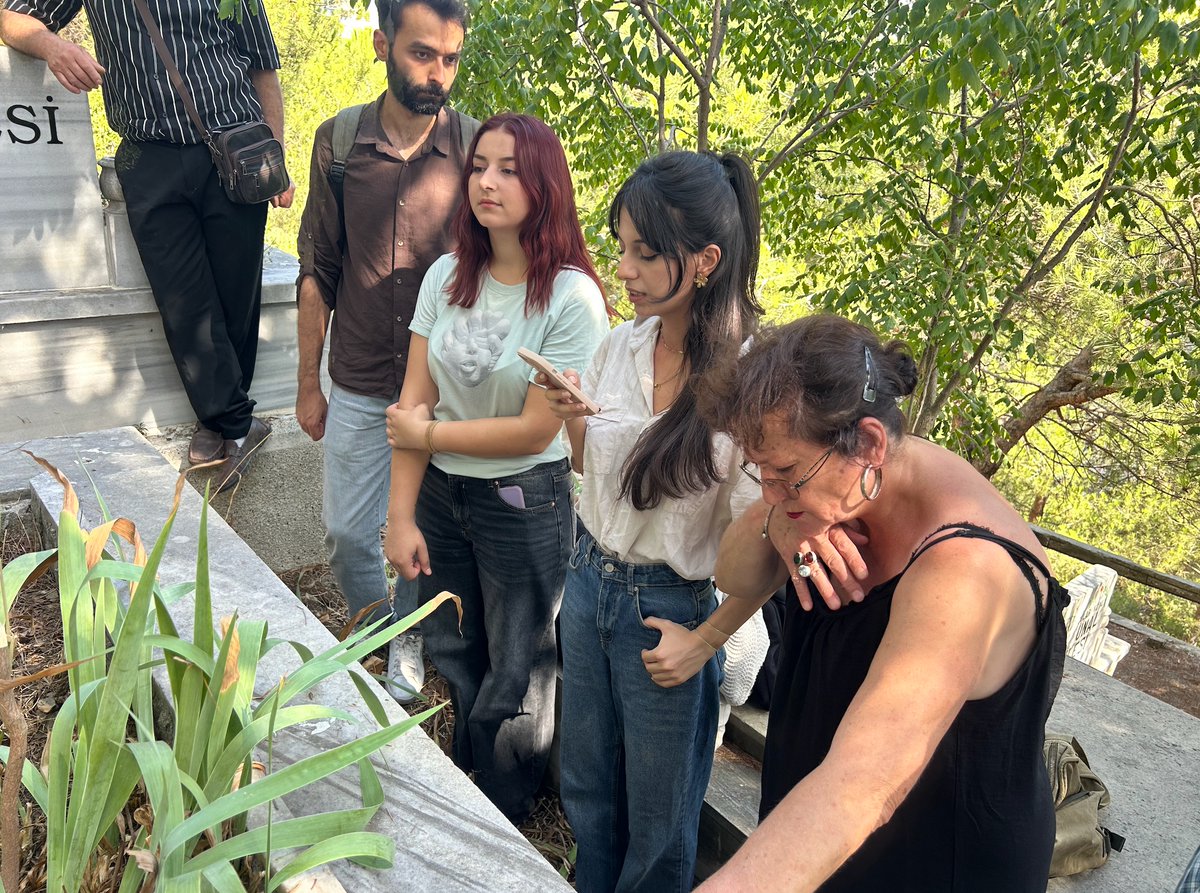 Mücadele arkadaşımız Cemalettin Yalçın’ı andık

odakdergisi2.com/mucadele-arkad…

Hareketimizin ilk şehidi Cemalettin Yalçın’ı ölümünün 46. yılında İstanbul Sanayi Mahallesi’nde, mezarı başında andık. 

Anmada, Odak ve Genç Direnişçi adına açıklamalarda örgütlü mücadele vurgusu yapıldı.