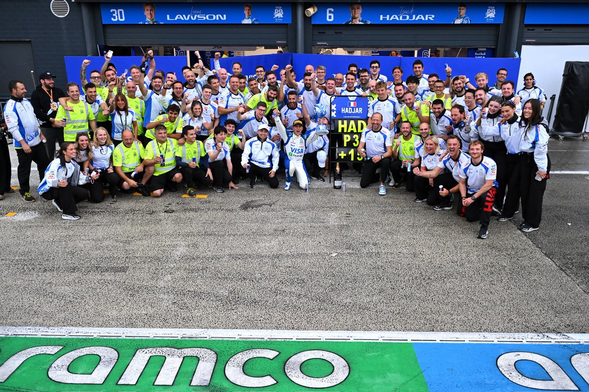visacashapprb's tweet image. An unforgettable day for the Team 💙🤍

#F1 #VCARB #DutchGP