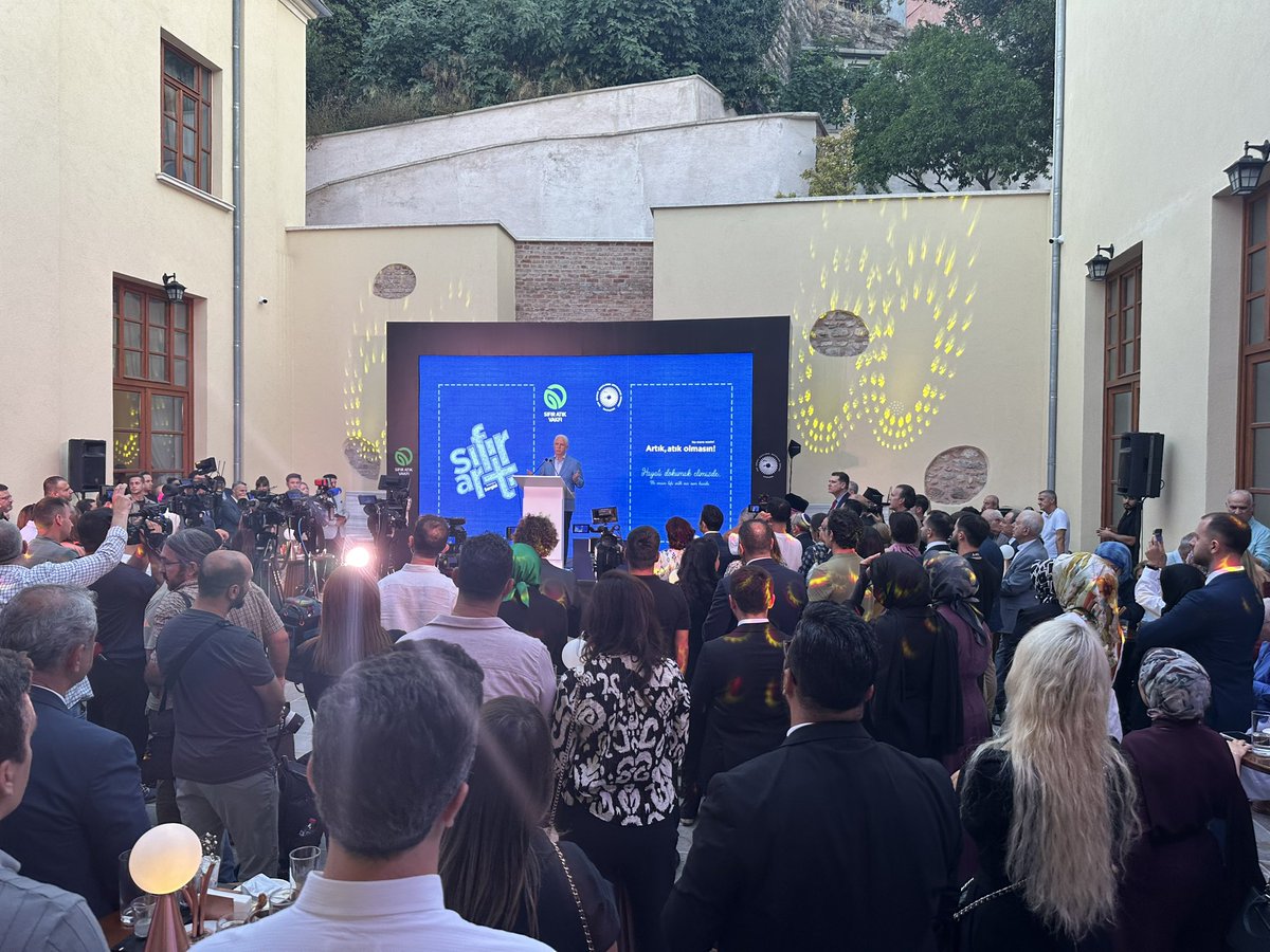 Sıfır Atık Vakfı ve Rum Vakıfları Destekleme Derneği’nin ortak etkinliği  “Sıfır Artı” sergisi Maraslion Rum Okulu binasında özel bir resepsiyonla tanıtıldı.