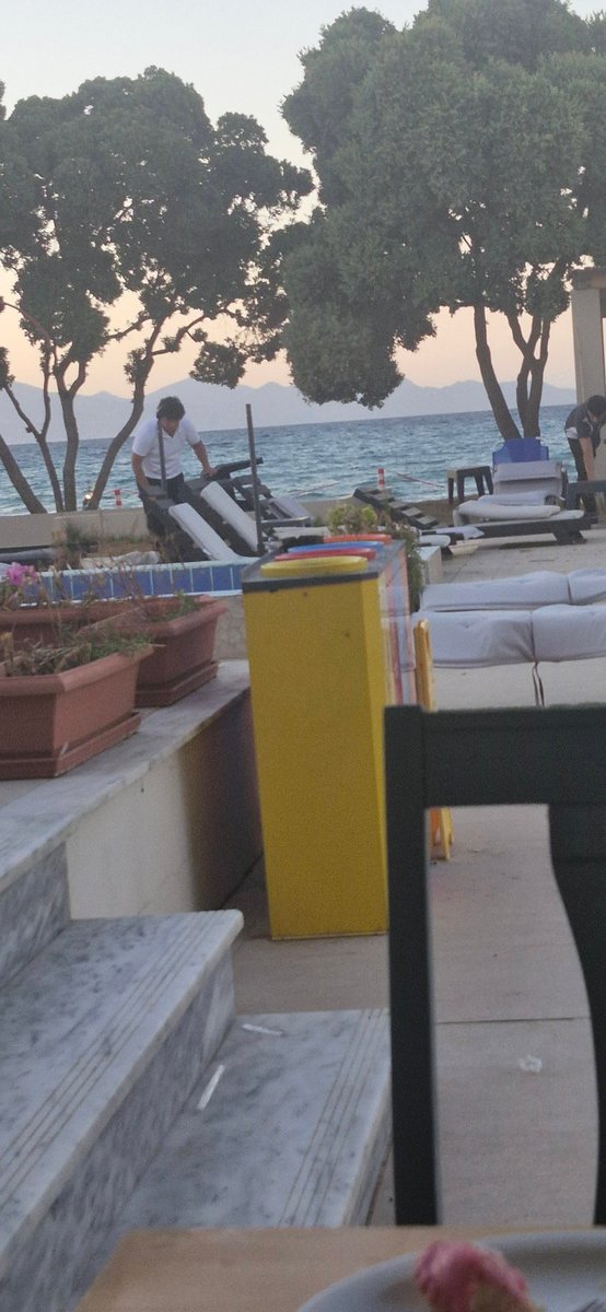 NeilBoot1's tweet image. Glad i missed that shit today