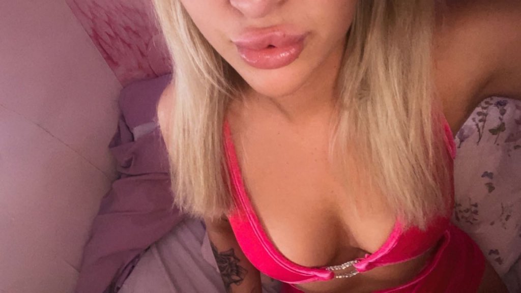 BarbieBable3's tweet photo. Sunday service is all about worship and devotion impress me 😈

Financial domination femdom femsub  cuckold moneyslave ukdomme pegging realtime cashmeet goon https://t.co/ZIzf5QvWEd