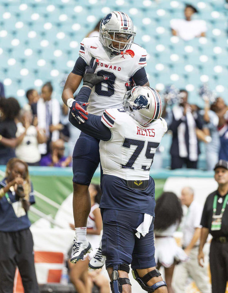 Howard University WR CJ Neely celebrate after scoring TD against Florida A&amp;M
Thx-Matias