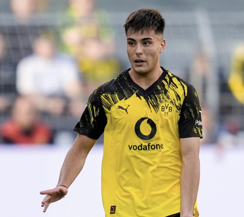 🇦🇷 Richtig starkes Debüt von Aaron! 

#BVB #Anselmino