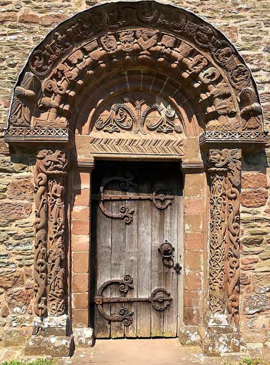 The Norman doorway at Kilpeck Church is from the mid-12th century, around 1140 AD, England 🏴󠁧󠁢󠁥󠁮󠁧󠁿.