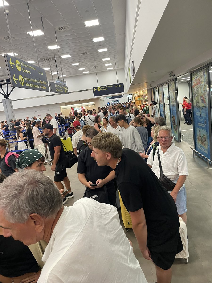 Unbelievable queues at #corfuairport for #Ryanair flights. Only two desks open. Not moved in 20 minutes. What’s the rules if Ryanair’s check in delays mean we miss our flight? <a href="/Ryanair/">Ryanair</a>  <a href="/RyanairPress/">Ryanair Press Team</a>