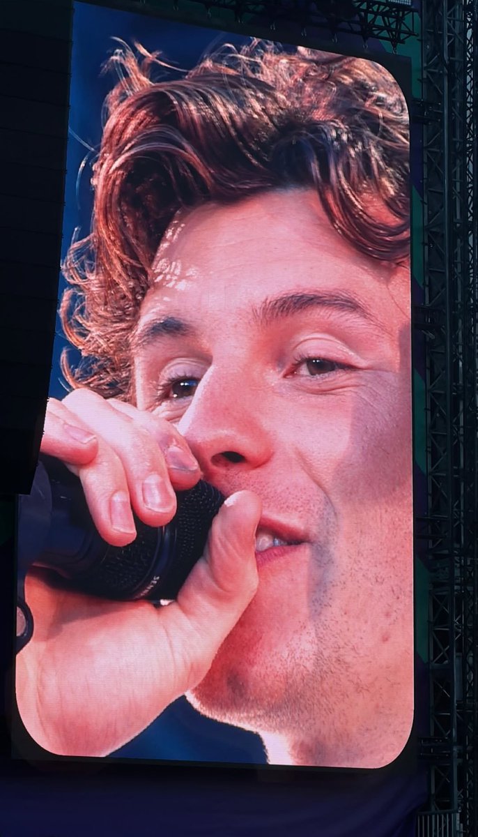 that eyes 🥹 #OnTheRoadAgainSuperbloom