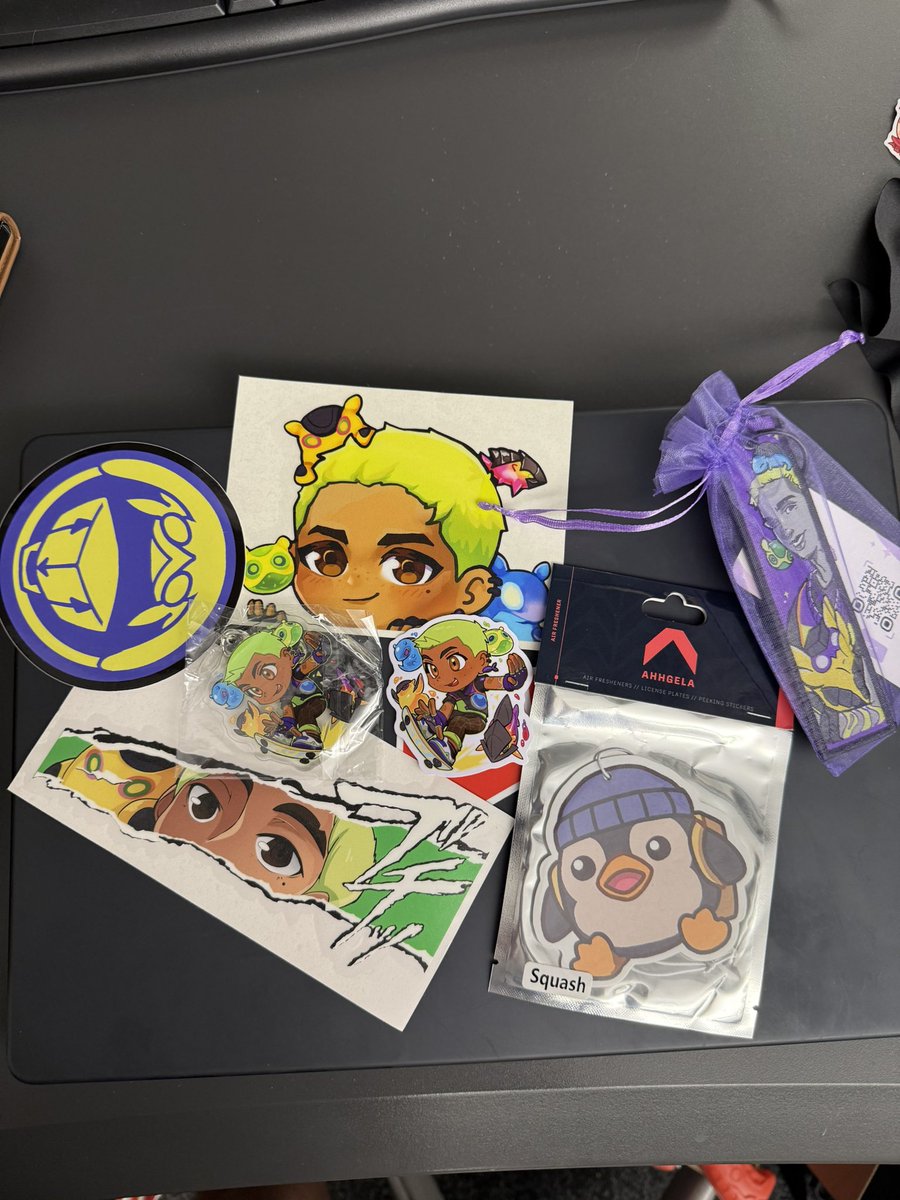 My day 1 #VCTAmericas Block Party Artist Alley pull, can you tell who’s my favorite agent