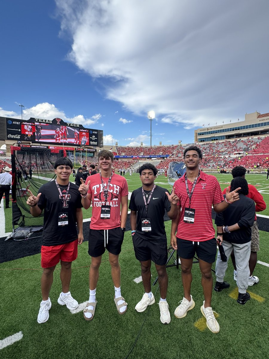 Thank you <a href="/TTU_SeanK/">Sean Kenney</a> for the game invite! I really enjoyed <a href="/TexasTechFB/">Texas Tech Football</a> !
<a href="/CoachEscobar45/">CoachEscobar🇺🇸🏈</a> <a href="/JoeyMcGuireTTU/">Joey McGuire 🌵</a>  <a href="/Coach_Leftwich/">Mack Leftwich</a> <a href="/lindseyscottjr/">Lindsey Scott Jr.</a> <a href="/CoachMcBath/">Darcel McBath</a> <a href="/BenjaminGolan/">Ben Golan</a>