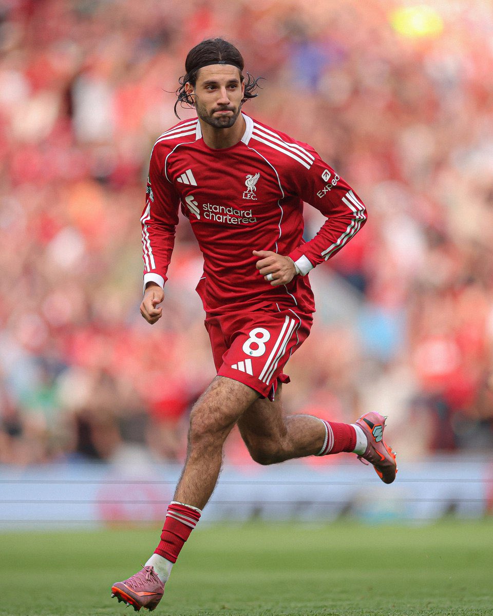 Liverpool sold Trent 
Frimpong got injured 

And still they manage to have a top class right back who isn’t even a right back. 

How is this fair ? 😭