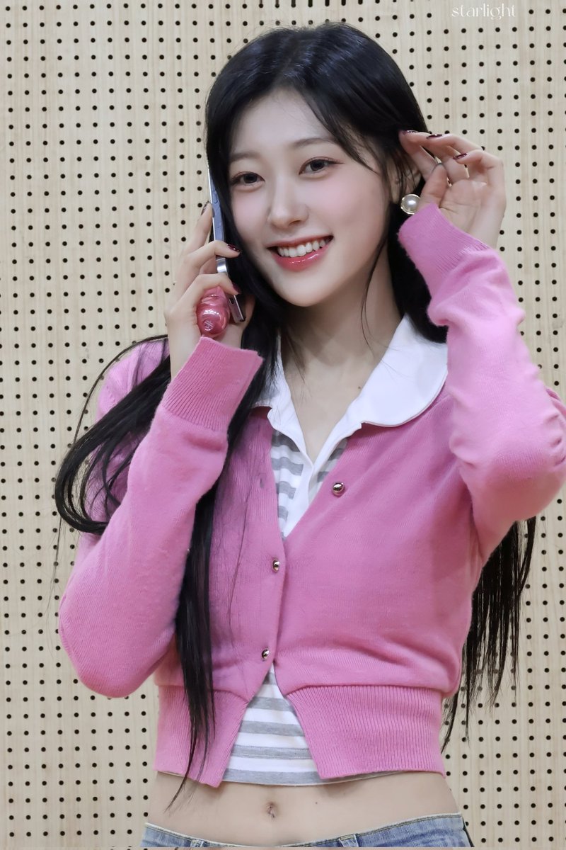 she's so perfect in pink 🩷