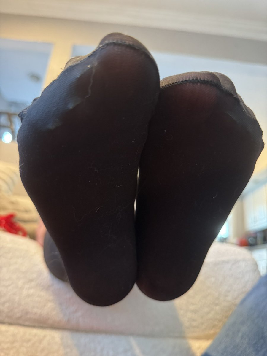 Saratonin_Feet's tweet photo. Do you like my feet in nylons? 
#solefulsunday #nylonfetısh #nylonsoles #pantyhosefeet #stockingfeet #tights #soles #sweatyfeet #warmfeet https://t.co/QQej5c5lWe