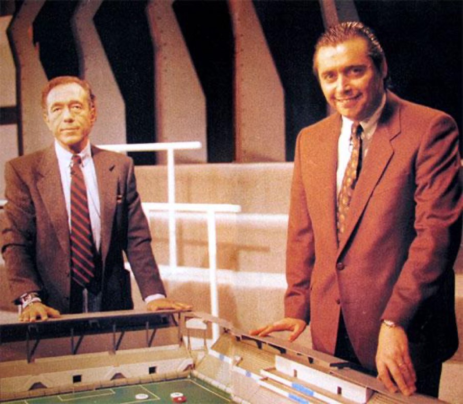 Los programas de fútbol de hoy en día, para que nos vamos a engañar, son una mierda. Llenos de ultras que se hacen llamar periodistas pero lo único que pegan son berridos como si estuvieran en la grada de su equipo (que generalmente solo son 2 clubes). Pero antiguamente habían