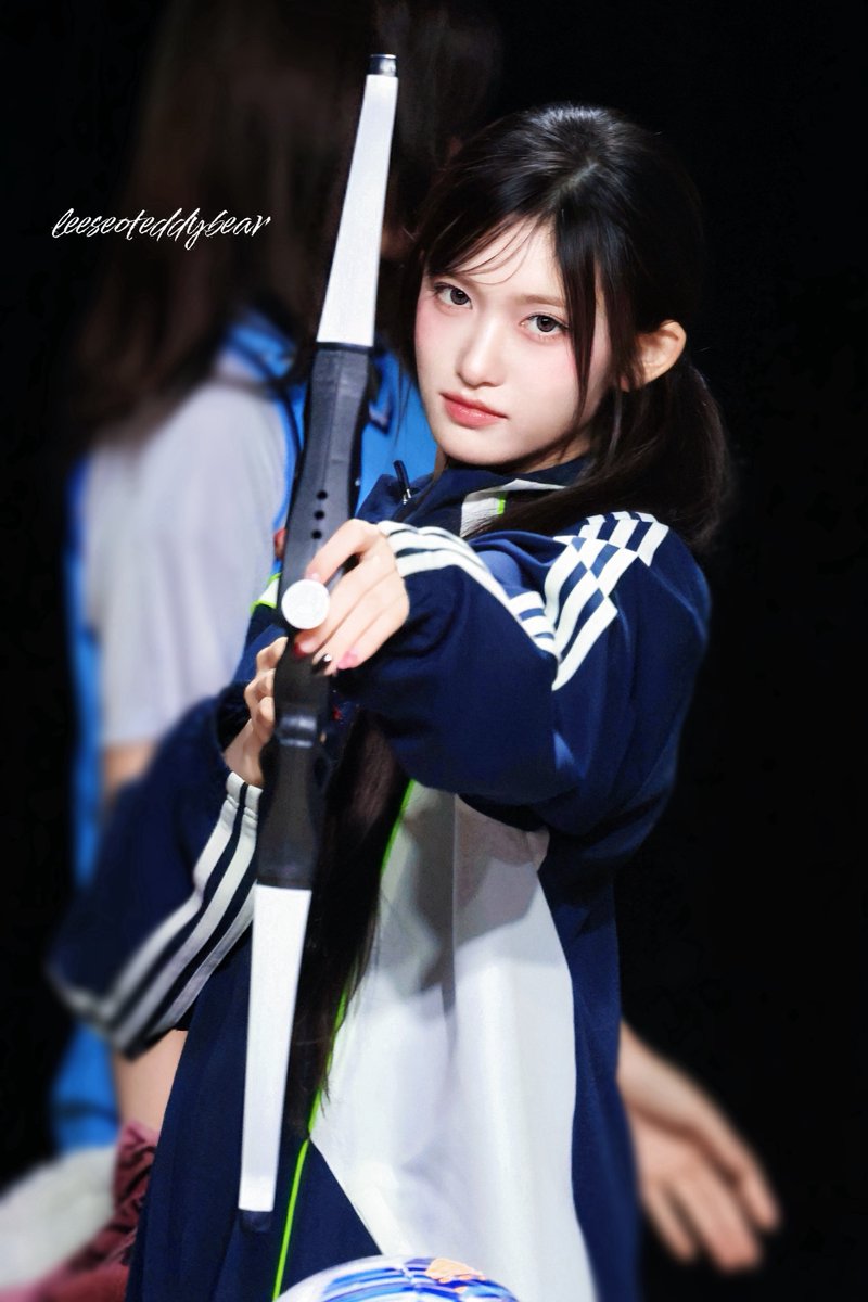 250831
Fansign 
🏹🏹🏹
#아이브 #이서 #IVE #LEESEO #イソ