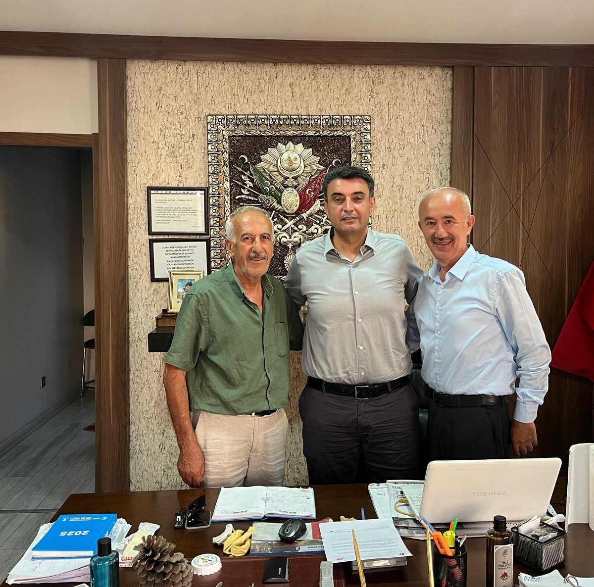 Kaymakamımız Yüksel KARA, Tufan Nakliyat Şirket Sahibi Tufan ÖZTÜRK’e iade-i ziyarette bulunarak misafirperverliği için kendilerine teşekkür etti.