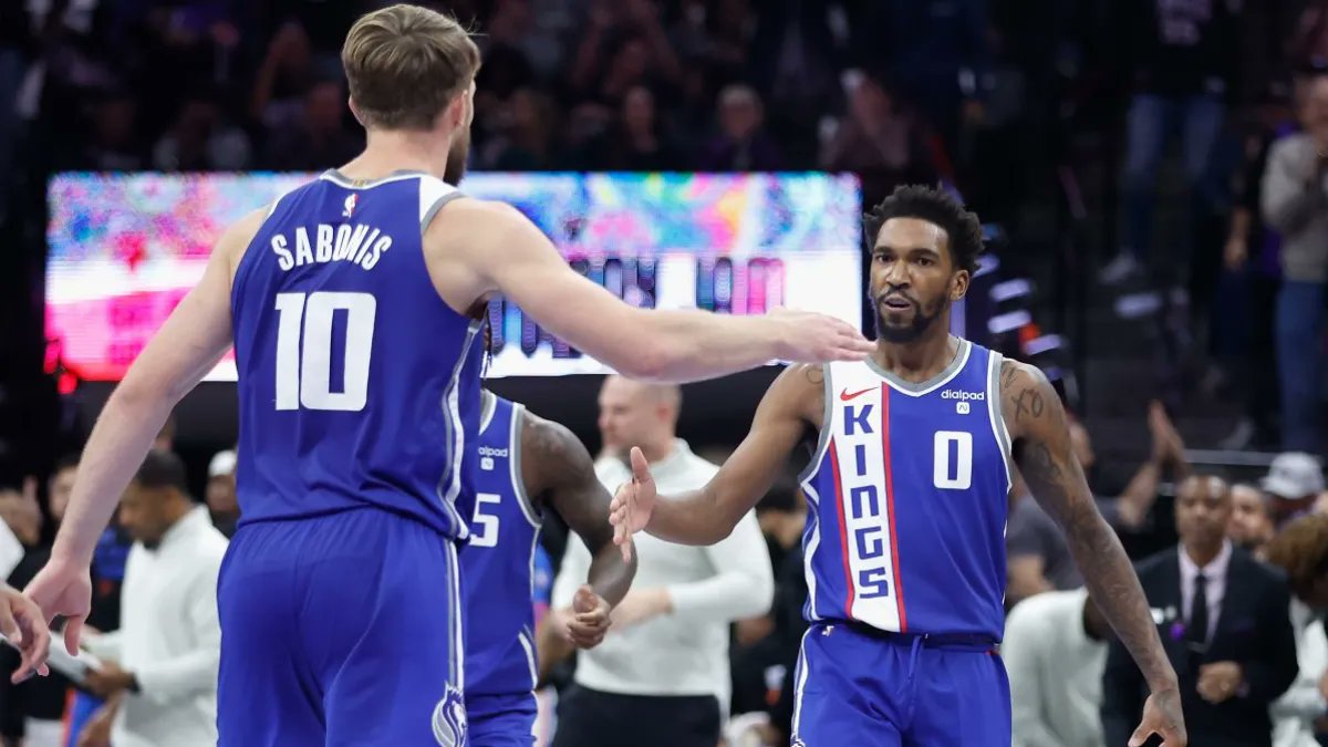 Malik Monk's name was in trade rumors all summer, but it appears he's here to stay for now.

One thing they'd lose with his departure is the Monk/Sabonis connection, a staple in the Kings' offense

Today, we'll take a look at this 2-man game and what it provides for Sacramento⬇️