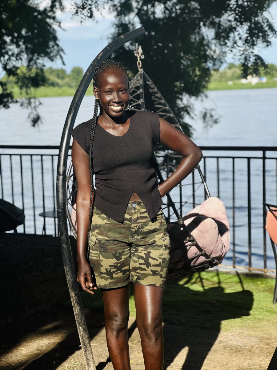 Sunshine 🌞 and good vibes by the water #weekendChill