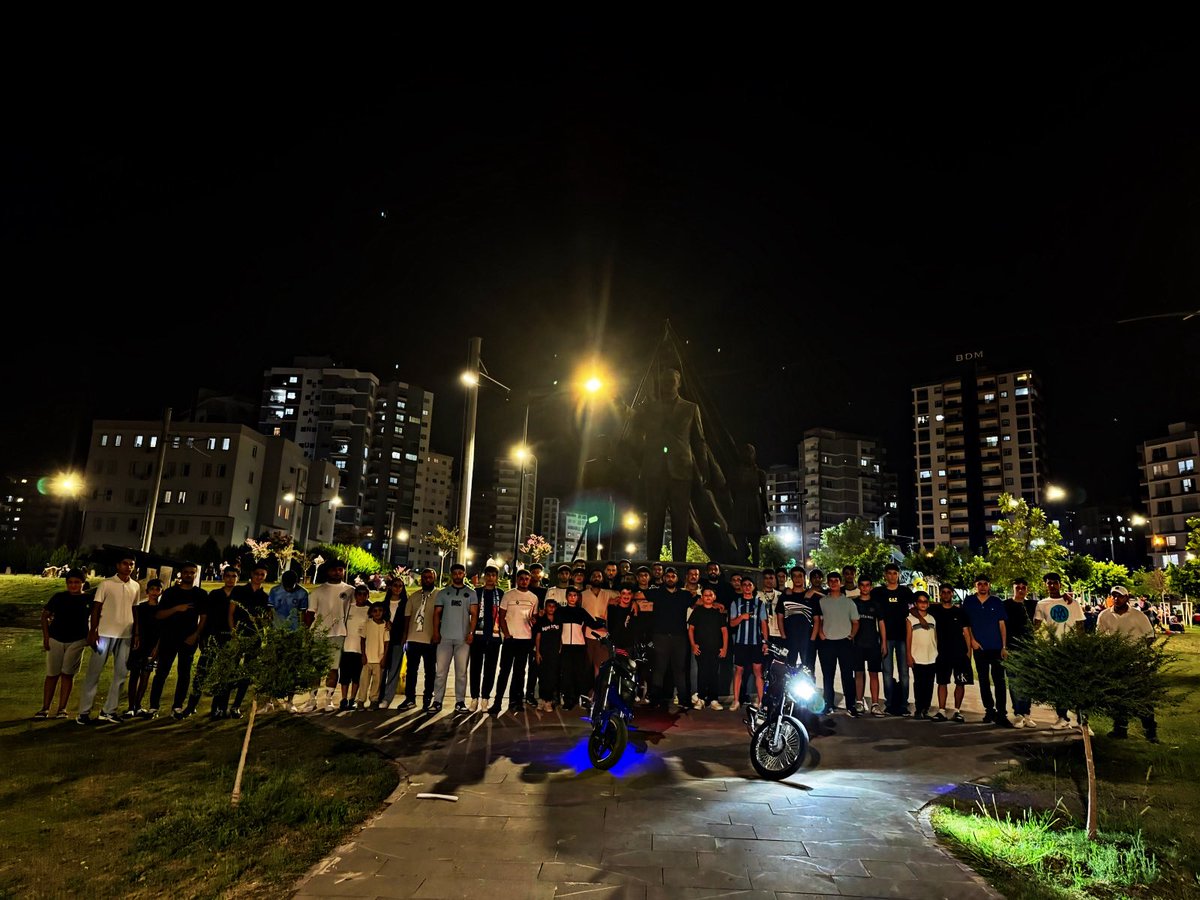 Dağ gibiyiz yıkılmayız, işte burdayız..!