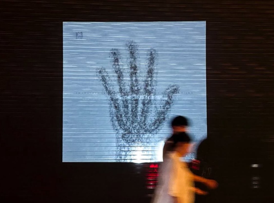 diusxx's tweet photo. When your hand, becomes bones, becomes art, becomes street installation… https://t.co/PNx4IUfOxy