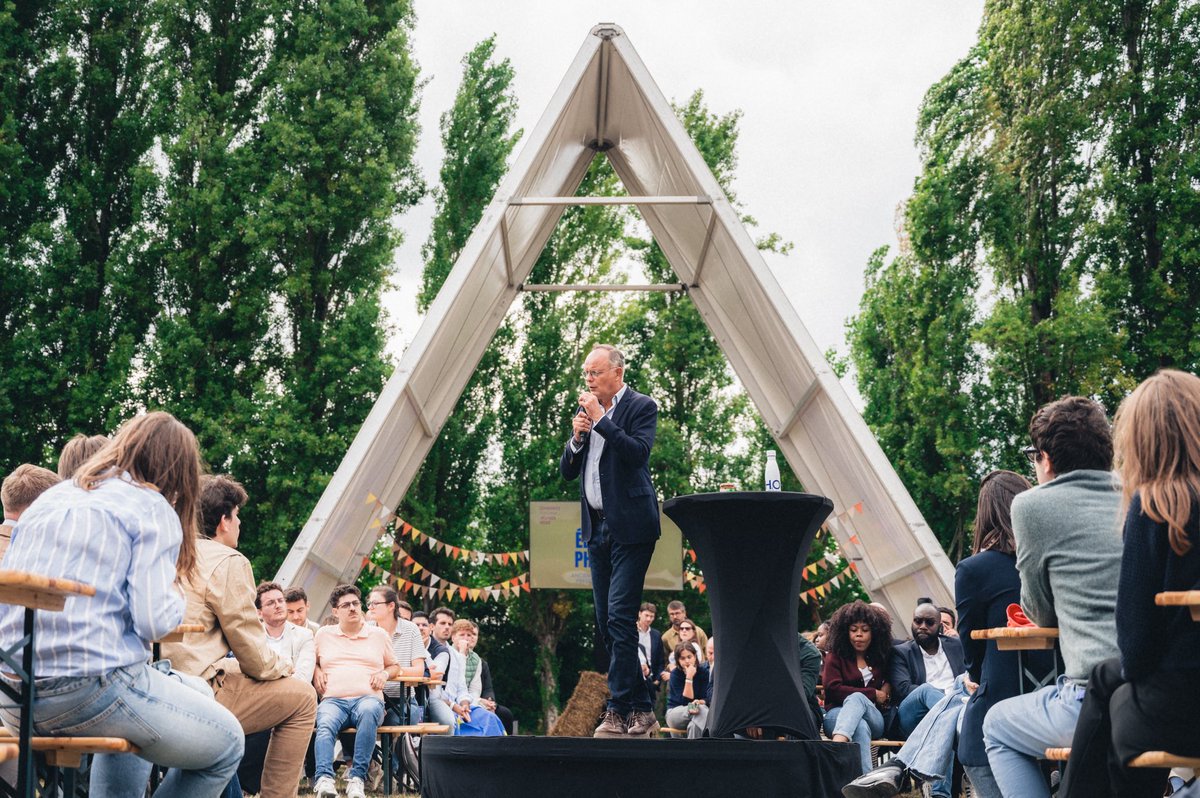 HorizonsJeunes's tweet image. Nous sommes plus de 6 500 jeunes derrière @MarineCazard, mobilisés partout en France.

Chaque jour, nous nous battons pour redonner du sens à la politique, innover dans les idées et faire élire @EPhilippe_LH à la présidence de la République.

La dynamique s’accélère ! #Horidays