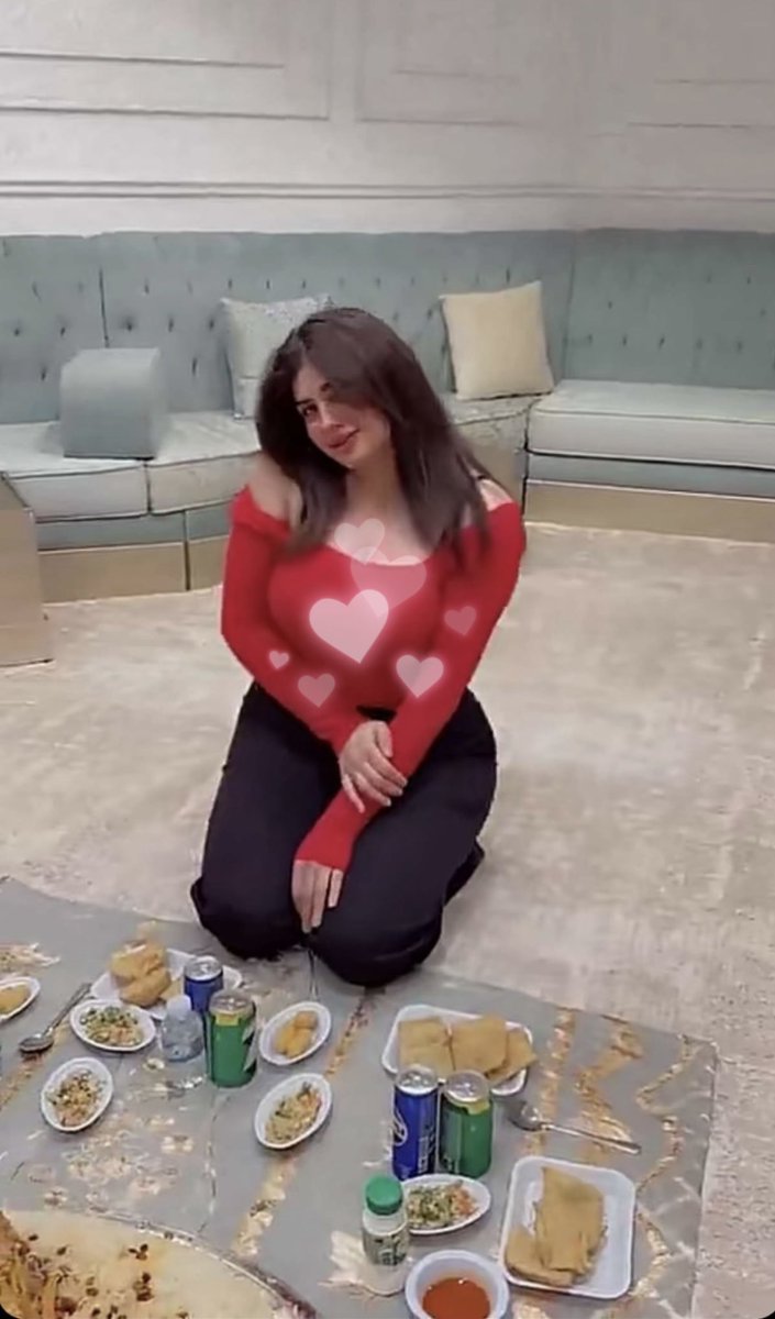 هل كلمة أحبك تغني عن وجبة العشاء؟ 
اللي يجاوب بصدق يجيي يتعشى 🫦

 #شاورمر
 #ما_طاح_الحطب