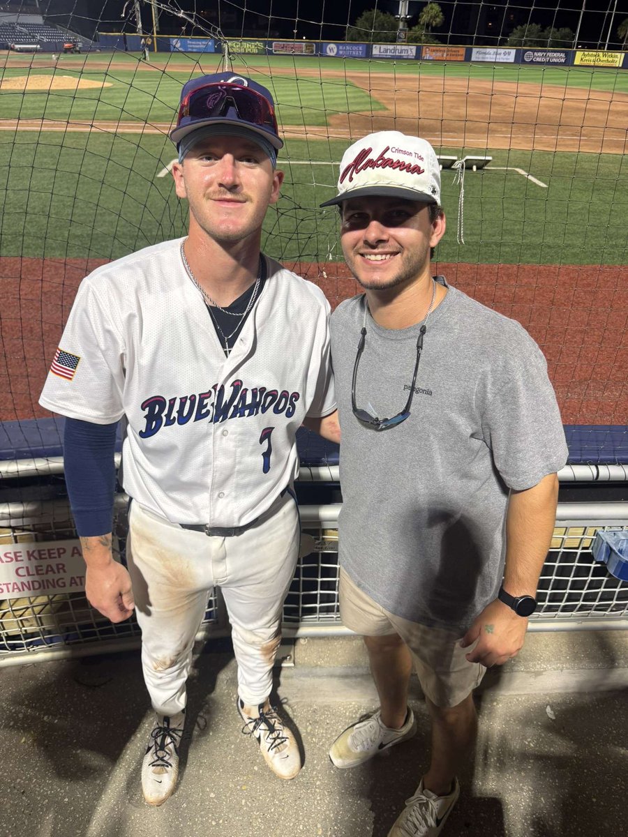 Baseball_bscc's tweet image. @gagemiller06 greeting some his old teammates after the @BlueWahoosBBall game. @palmyrabasebal1 #bishopstatement