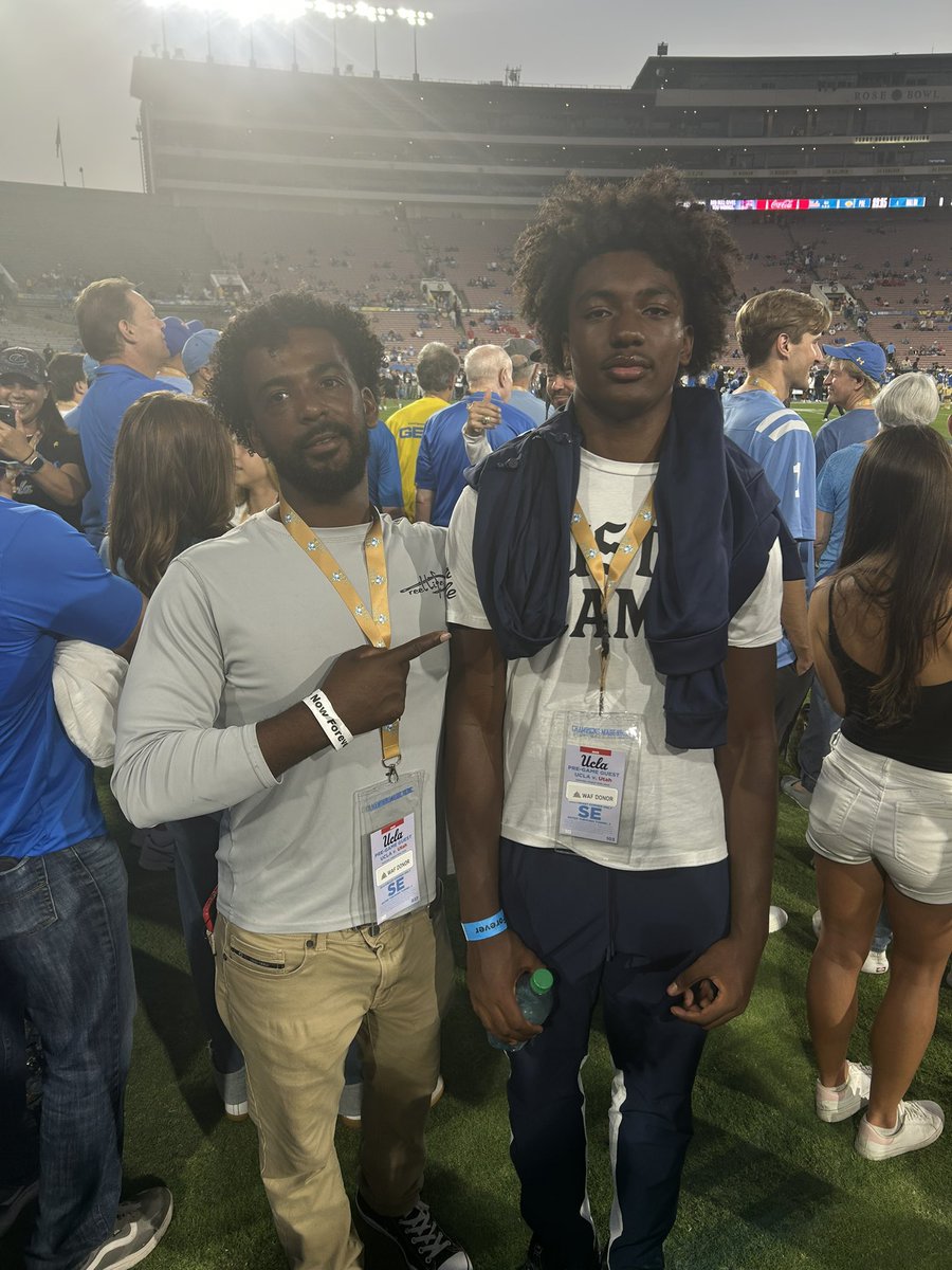 Had a great time at <a href="/UCLAFootball/">UCLA Football</a> first home game! <a href="/DannyLockhartS1/">Coach Danny Lockhart Football/Boxing/MMA</a> <a href="/TEAMHUSTLEFTBL/">TEAM HUSTLE FOOTBALL</a> <a href="/Dkeyes2/">Dennis Keyes</a> <a href="/JarradPage44/">Jarrad Page</a> <a href="/NadeFootball/">CHAMINADE FOOTBALL</a>